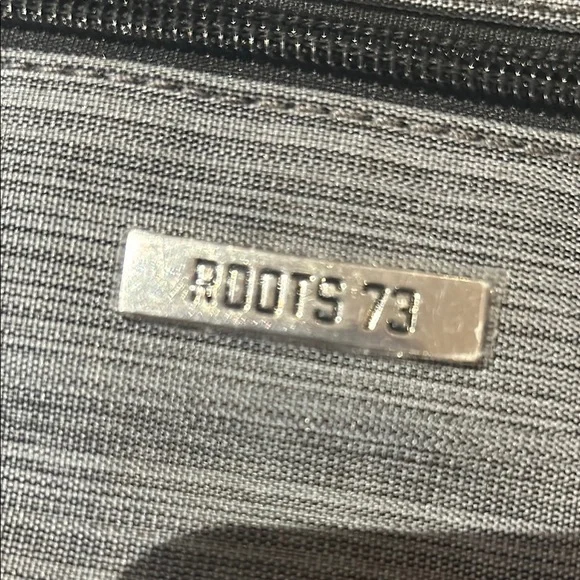 Roots 73 Gray Crossbody Bag - Picture 4 of 4